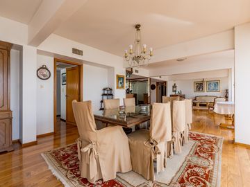 Departamento de categoría  en  venta 5 dormitorios vista franca al rio