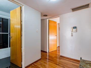 Departamento de categoría  en  venta 5 dormitorios vista franca al rio