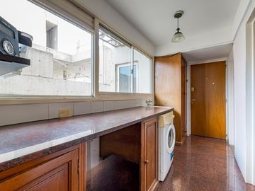 Departamento de categoría  en  venta 5 dormitorios vista franca al rio