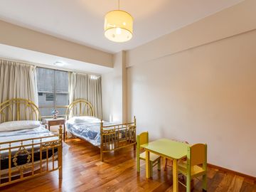 Departamento de categoría  en  venta 5 dormitorios vista franca al rio