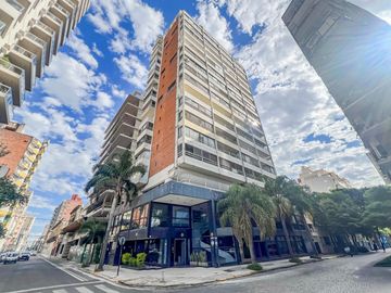 Departamento de categoría  en  venta 5 dormitorios vista franca al rio