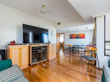 Departamento de categoría  en  venta 5 dormitorios vista franca al rio