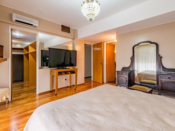 Departamento de categoría  en  venta 5 dormitorios vista franca al rio