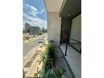Vendo casa en sector Lotus. Rionegro