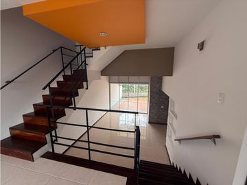 Casa conjunto cerrado en venta sector Castellana