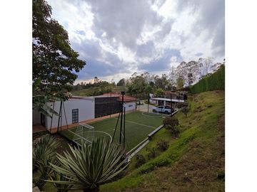 VENTA DE CASA CAMPESTRE CON CASA MAYORDOMO EN UNIDAD EN SAN VICENTE