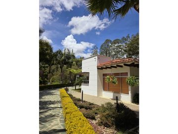 VENTA DE CASA CAMPESTRE CON CASA MAYORDOMO EN UNIDAD EN SAN VICENTE