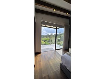 VENTA DE CASA CAMPESTRE CON CASA MAYORDOMO EN UNIDAD EN SAN VICENTE