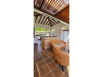 VENTA DE CASA CAMPESTRE CON CASA MAYORDOMO EN UNIDAD EN SAN VICENTE