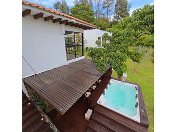 VENTA DE CASA CAMPESTRE CON CASA MAYORDOMO EN UNIDAD EN SAN VICENTE