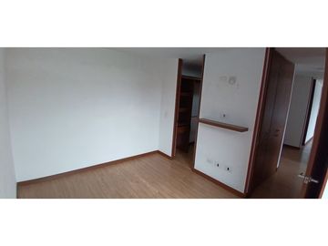 ACSI 1174. Se vende apartamento en Mosquera. Sol creciente