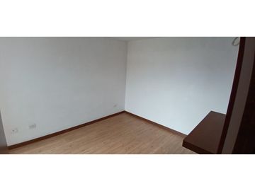 ACSI 1174. Se vende apartamento en Mosquera. Sol creciente