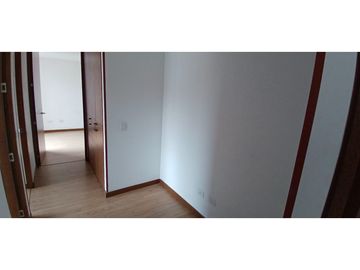 ACSI 1174. Se vende apartamento en Mosquera. Sol creciente