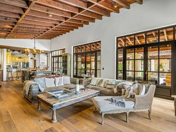 Casa en venta en viñedo exclusivo Santísima Trinidad – Cerca de San Miguel
