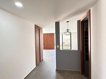 Casa en  venta en Lomas de Angelopolis con 4 recamaras y acabados de lujo