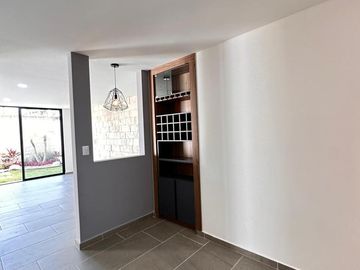 Casa en  venta en Lomas de Angelopolis con 4 recamaras y acabados de lujo