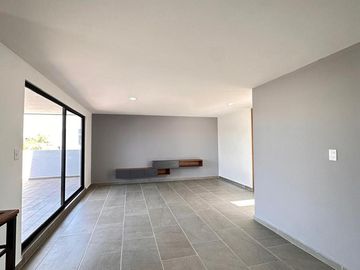 Casa en  venta en Lomas de Angelopolis con 4 recamaras y acabados de lujo