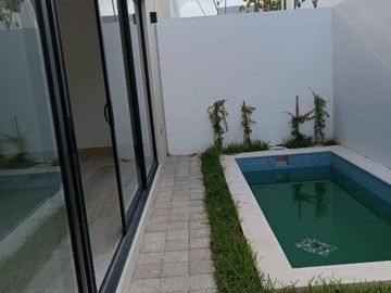 Venta Moderna Casa con Alberca Privada en Residencial Arboladas, Cancún
