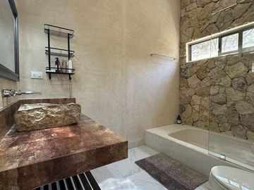 Casa tipo hacienda de 4 recámaras en venta en Dzibilchaltún