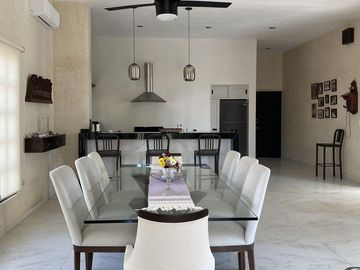 Casa tipo hacienda de 4 recámaras en venta en Dzibilchaltún