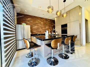 Residencia en Venta Fracc. Rincón de los Encinos Saltillo