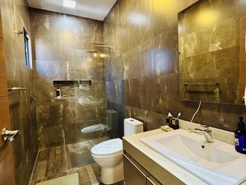 Residencia en Venta Fracc. Rincón de los Encinos Saltillo