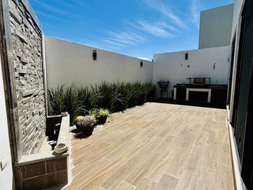 Residencia en Venta Fracc. Rincón de los Encinos Saltillo