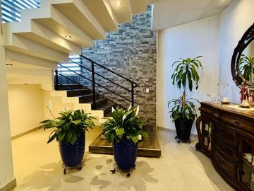 Residencia en Venta Fracc. Rincón de los Encinos Saltillo