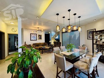 Residencia en Venta Fracc. Rincón de los Encinos Saltillo