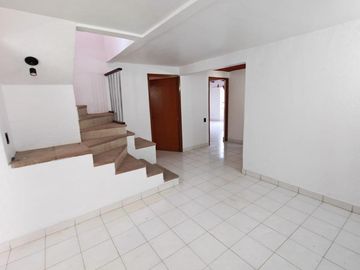 CASA EN RENTA
