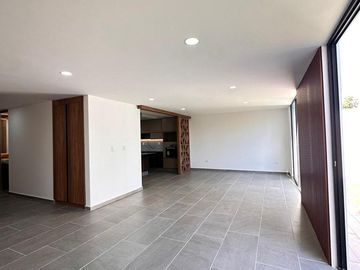 Casa en  venta de 4 recamaras en Parque Queretaro Lomas de Angelopolis Puebla.