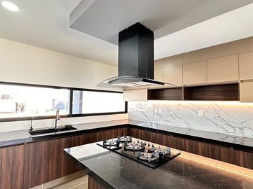 Casa en  venta de 4 recamaras en Parque Queretaro Lomas de Angelopolis Puebla.