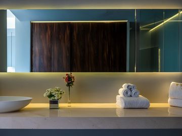 Pier 57 Unit 608