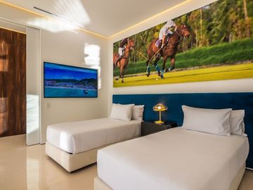 Pier 57 Unit 608