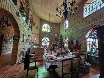 HERMOSA CASA ESTILO HACIENDA, EN PORTAL DEL NORTE