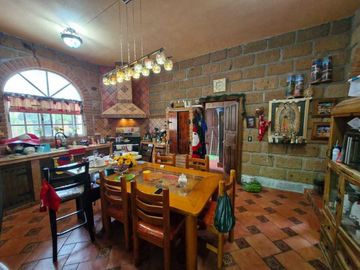 HERMOSA CASA ESTILO HACIENDA, EN PORTAL DEL NORTE