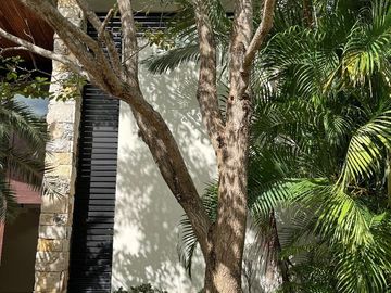 Hermosa Residencia con vista al Lago Yucatán Country Club