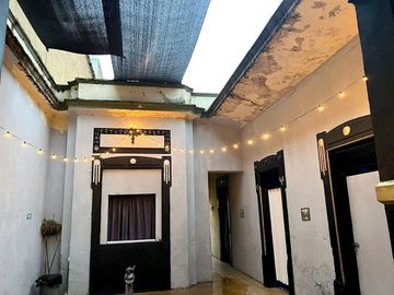 CASA EN VENTA EN AV.  HIDALGO EN LA COL. AMERICANA CON PROYECTO HOSTAL BOUTIQUE