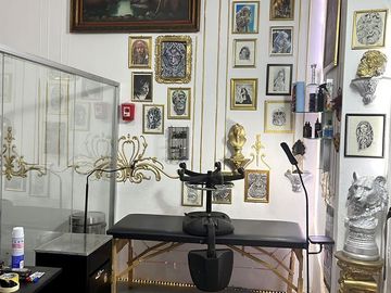 CASA EN VENTA EN AV.  HIDALGO EN LA COL. AMERICANA CON PROYECTO HOSTAL BOUTIQUE