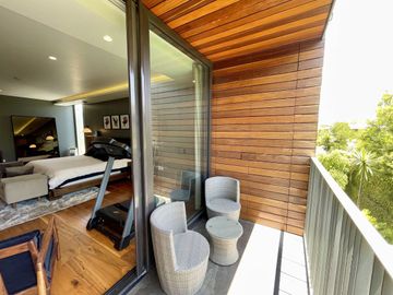 CASA EN VENTA DENTRO DE FRACCIONAMIENTO RESERVA REAL VALLE REAL ZAPOPAN