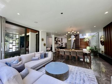 CASA EN VENTA DENTRO DE FRACCIONAMIENTO RESERVA REAL VALLE REAL ZAPOPAN