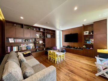 CASA EN VENTA DENTRO DE FRACCIONAMIENTO RESERVA REAL VALLE REAL ZAPOPAN
