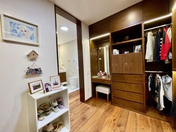 CASA EN VENTA DENTRO DE FRACCIONAMIENTO RESERVA REAL VALLE REAL ZAPOPAN