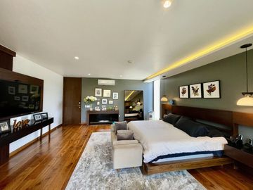 CASA EN VENTA DENTRO DE FRACCIONAMIENTO RESERVA REAL VALLE REAL ZAPOPAN