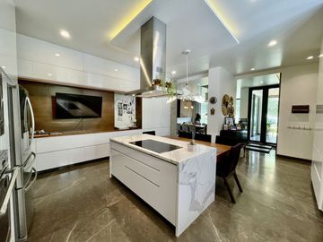 CASA EN VENTA DENTRO DE FRACCIONAMIENTO RESERVA REAL VALLE REAL ZAPOPAN