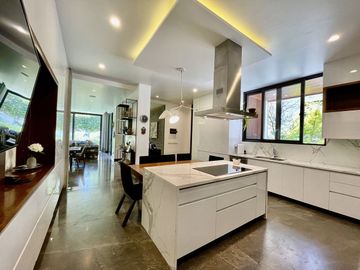 CASA EN VENTA DENTRO DE FRACCIONAMIENTO RESERVA REAL VALLE REAL ZAPOPAN