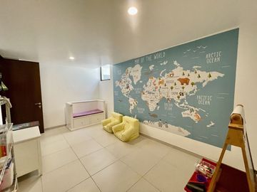 CASA EN VENTA DENTRO DE FRACCIONAMIENTO RESERVA REAL VALLE REAL ZAPOPAN