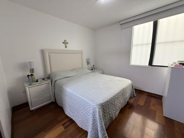 OVALO GUTIERREZ - DPTO EN 1ER PISO - 3 DORM -1 COCHERA