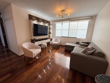 OVALO GUTIERREZ - DPTO EN 1ER PISO - 3 DORM -1 COCHERA