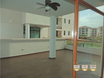 Venta de Apartamento de 99+29 terraza mts.2 Costa Sur PH Costamare